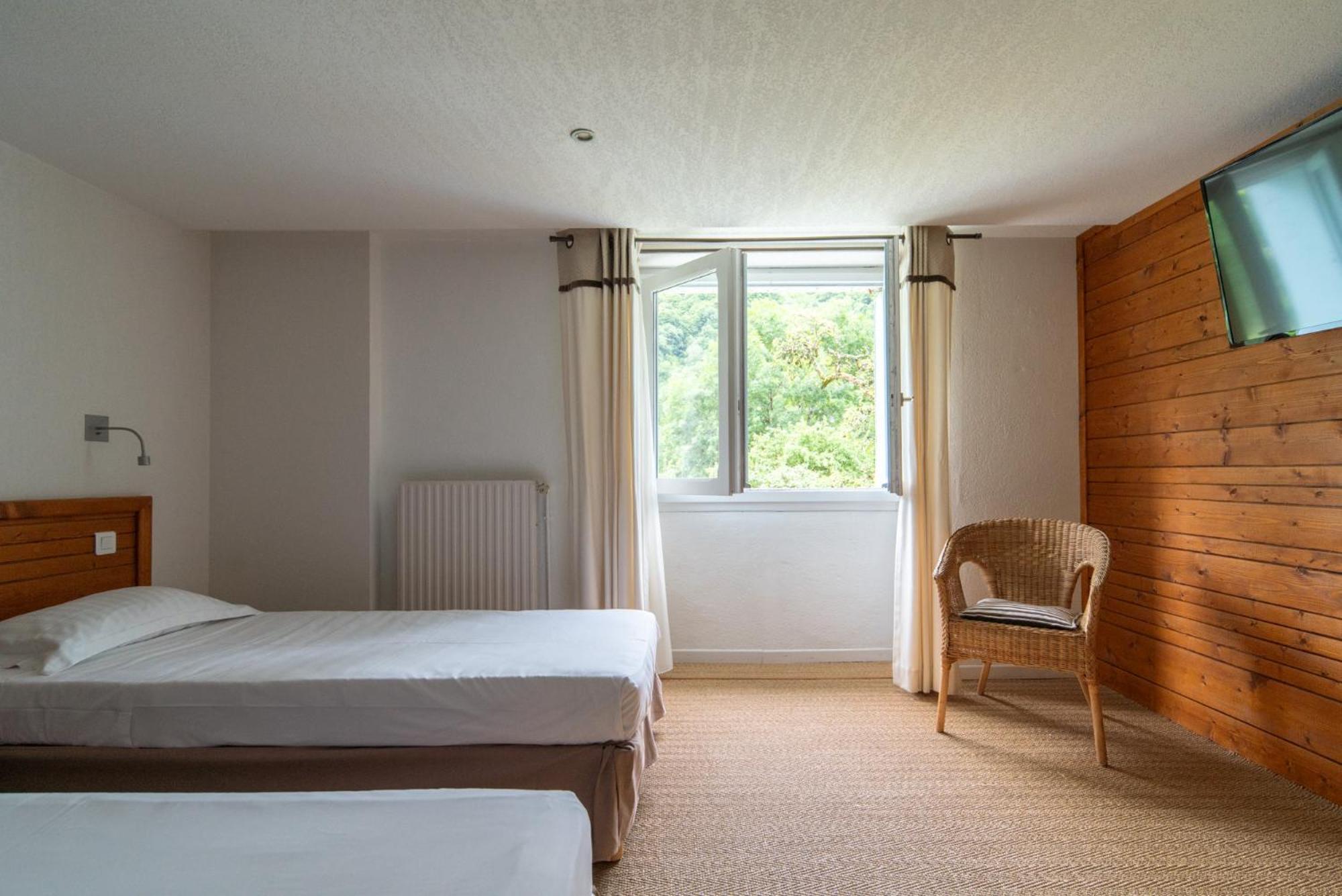 Domaine De Ramonjuan Hotel Bagneres-de-Bigorre Room photo