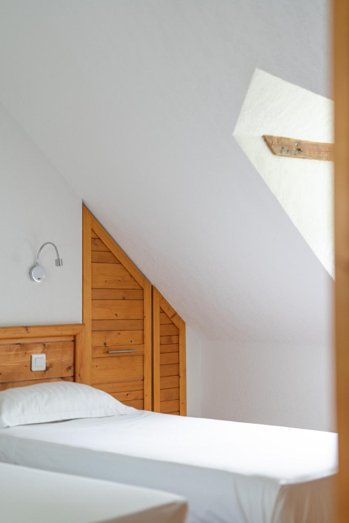 Domaine De Ramonjuan Hotel Bagneres-de-Bigorre Room photo