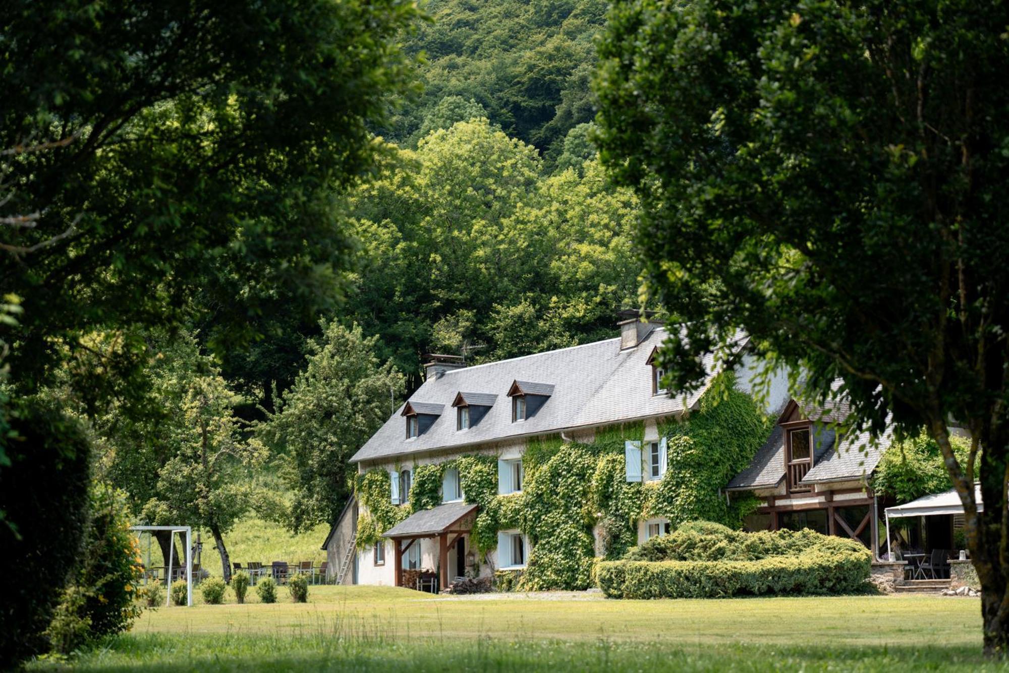 Domaine De Ramonjuan Hotel Bagneres-de-Bigorre Exterior photo